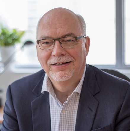 Headshot of Thomas Duever