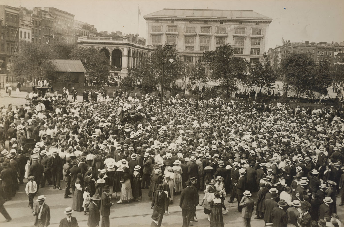 Anti-draft meeting organized by women in Rutgers Square, New York in June 1917